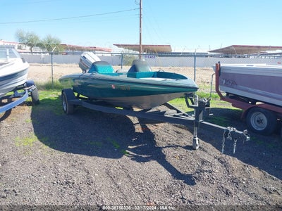 TRACKER TRAILSTAR 1995. Lot# 38750336. VIN BUJ87479H495. Photo 1