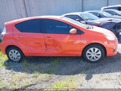 2013 TOYOTA PRIUS C VIN: JTDKDTB37D1032028