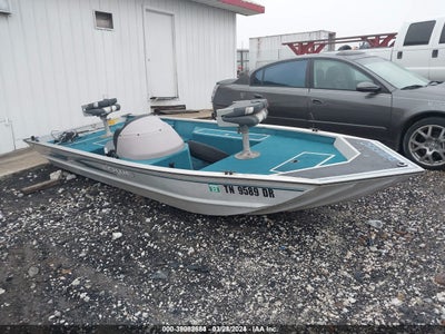 LOWE L160 1998. Lot# 39082684. VIN OMCL412BB898. Photo 1