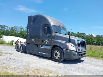 FREIGHTLINER CASCADIA 2017. Lot# 39518009. VIN 3AKJGLDR1HSHF1379. Photo 1