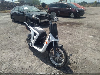 PEUGEOT GENZO 2.0 2016. Lot# 39628362. VIN 58DGS1110GAV00032. Photo 1