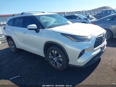 2022 TOYOTA HIGHLANDER VIN: 5TDGZRBH4NS581664