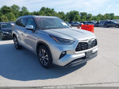 2021 TOYOTA HIGHLANDER XLE VIN: 5TDGZRAH8MS072709