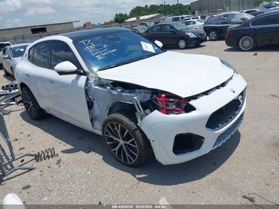 2023 Maserati grecale modena