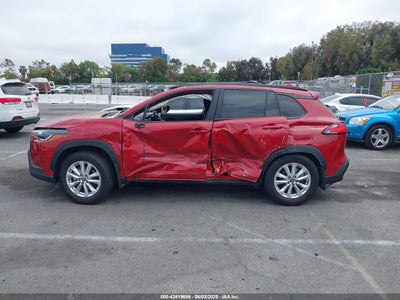 TOYOTA COROLLA CROSS