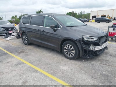 2023 Chrysler Pacifica Hybrid