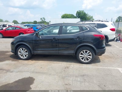 2017 NISSAN ROGUE SPORT 14