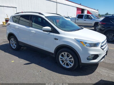 1FMCU9G99JUC63460 Ford Escape 2018