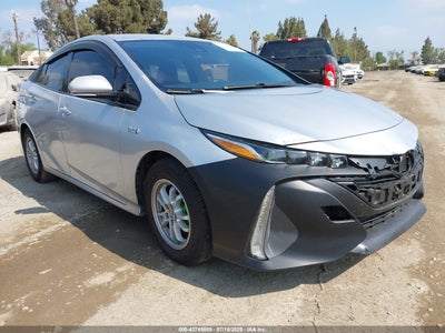 JTDKARFP1H3055517 Toyota Prius prime 2017