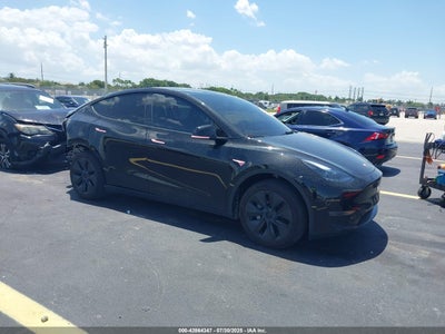 7SAYGDED5SA379499 Tesla Model y 2025