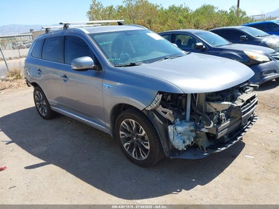 JA4J24A5XJZ070838 Mitsubishi Outlander phev 2018