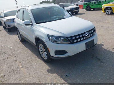 WVGRV7AX2HK006195 Volkswagen Tiguan 2017