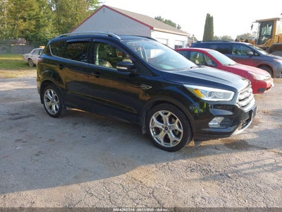 1FMCU9J93HUA73463 Ford Escape 2017