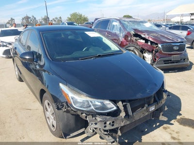 1G1BC5SM8J7192542 Chevrolet Cruze 2018