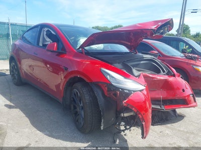 5YJYGDEEXMF084622 Tesla Model y 2021