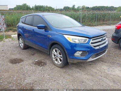 1FMCU0GDXHUD92964 Ford Escape 2017
