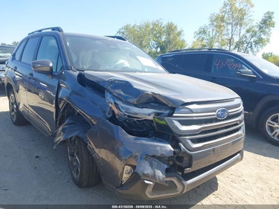JF2SLDRC0SH431318 Subaru Forester 2025