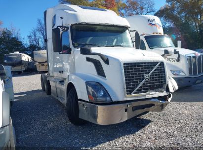 4V4NC9EH3EN153406 VOLVO VN Photo 1