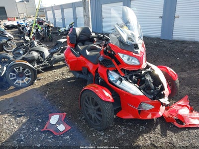 2013 Can-am Spyder roadster