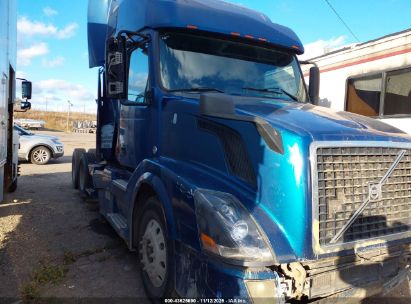 4V4NC9TG77N429969 VOLVO VN Photo 1