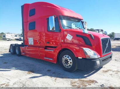 4V4NC9EH7GN955413 VOLVO VN Photo 1