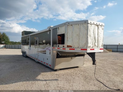 2010 Lakota 48FT Goose Neck With Sleeper
