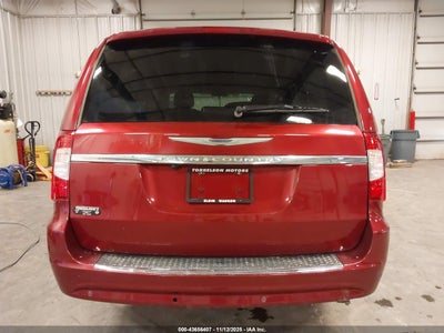 CHRYSLER TOWN & COUNTRY