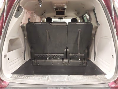 CHRYSLER TOWN & COUNTRY