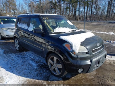 KNDJT2A22B7201951 KIA SOUL Photo 1
