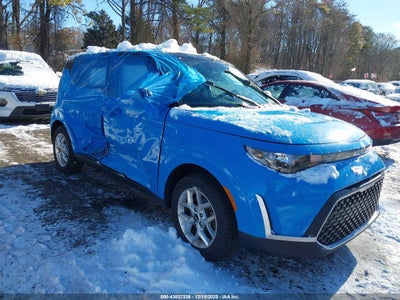 KNDJ23AU1P7195271 KIA SOUL Photo 1