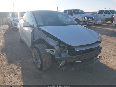 5YJYGDEE0MF305337 TESLA MODEL Y Photo 1