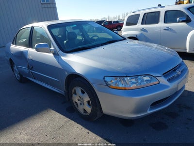 1HGCG16581A045461 HONDA ACCORD Photo 1