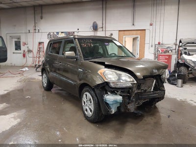 KNDJT2A56D7524333 KIA SOUL Photo 1