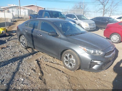 3KPF24AD3KE113156 KIA FORTE Photo 1