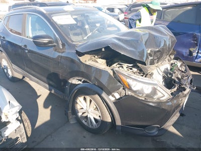 JN1BJ1CR3JW208736 NISSAN ROGUE SPORT Photo 1