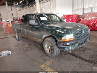1B7GL2AN7YS723243 DODGE DAKOTA Photo 1
