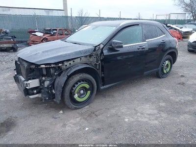 MERCEDES-BENZ GLA 250