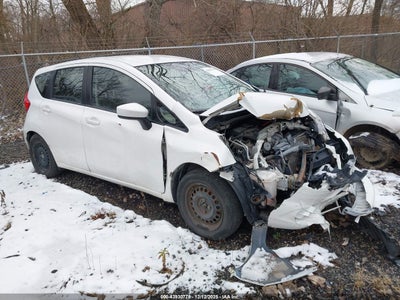 3N1CE2CP8GL389604 NISSAN VERSA NOTE Photo 1