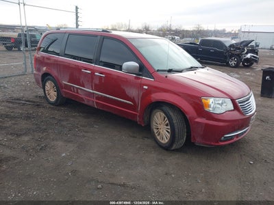 2014 Chrysler Town & Country