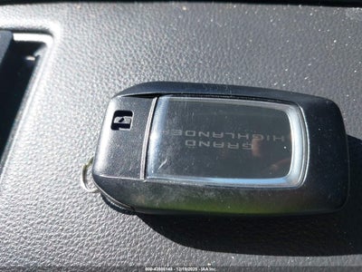 TOYOTA GRAND HIGHLANDER