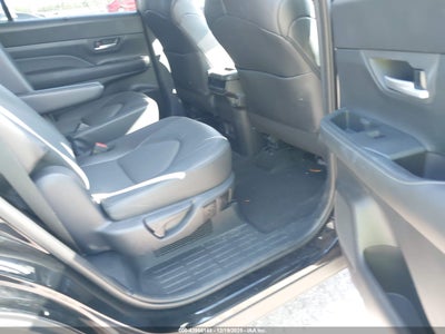 TOYOTA GRAND HIGHLANDER