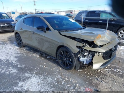 JM1BPBYY8R1702715 MAZDA MAZDA3 Photo 1