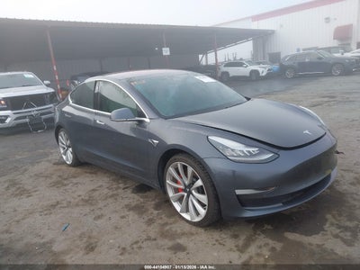 5YJ3E1EB8JF081931 TESLA MODEL 3 Photo 1