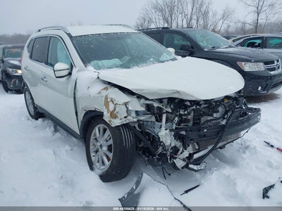 KNMAT2MT0JP611893 NISSAN ROGUE Photo 1