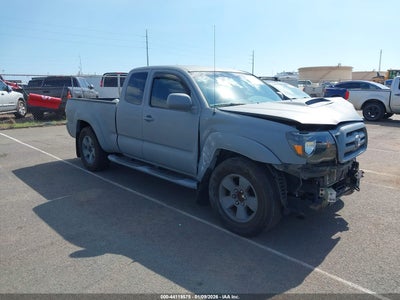 TOYOTA TACOMA