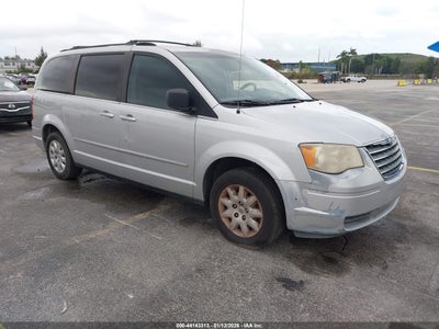 2A8HR44E89R602260 CHRYSLER TOWN & COUNTRY Photo 1