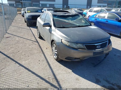 KNAFU4A28C5569866 KIA FORTE Photo 1