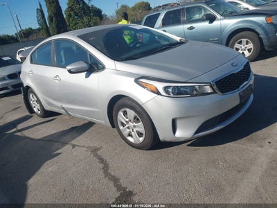 3KPFL4A7XJE217973 KIA FORTE Photo 1
