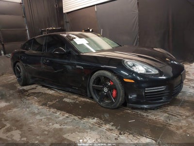 PORSCHE PANAMERA