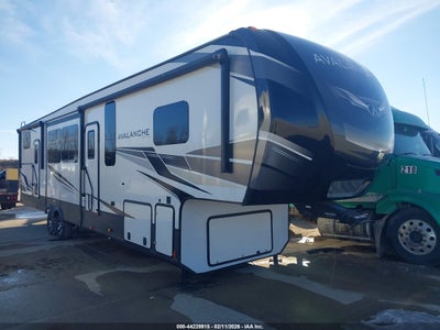 4YDF37828ME761705 KEYSTONE AVALANCHE 5TH WHEEL Photo 1